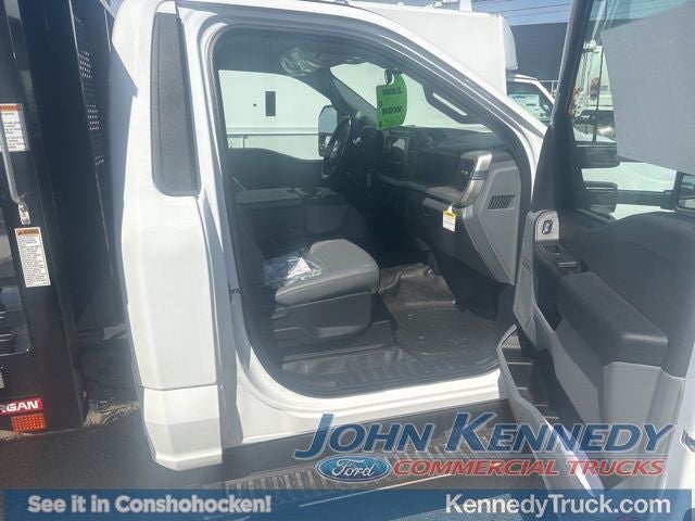 2026 Ford Super Duty F-550 DRW XL 4WD Reg Cab 205 WB 120 CA