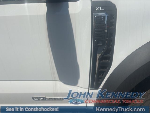2026 Ford Super Duty F-550 DRW XL 4WD Reg Cab 205 WB 120 CA