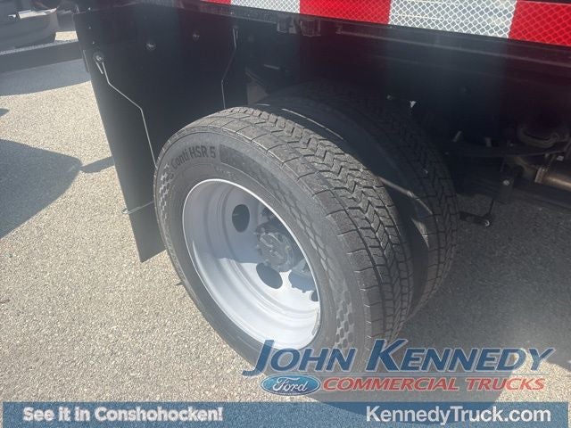 2026 Ford Super Duty F-550 DRW XL 4WD Reg Cab 205 WB 120 CA