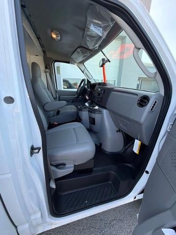 2026 Ford E-Series Cutaway E-350 DRW 138 WB