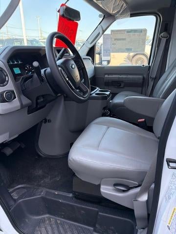 2026 Ford E-Series Cutaway E-350 DRW 138 WB