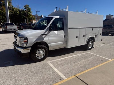 2025 Ford E-Series Cutaway Base