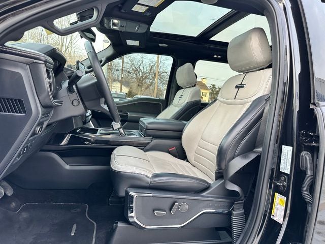 2023 Ford F-150 Lightning Platinum