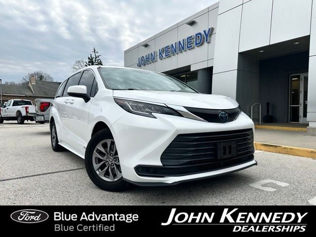 2021 Toyota Sienna LE