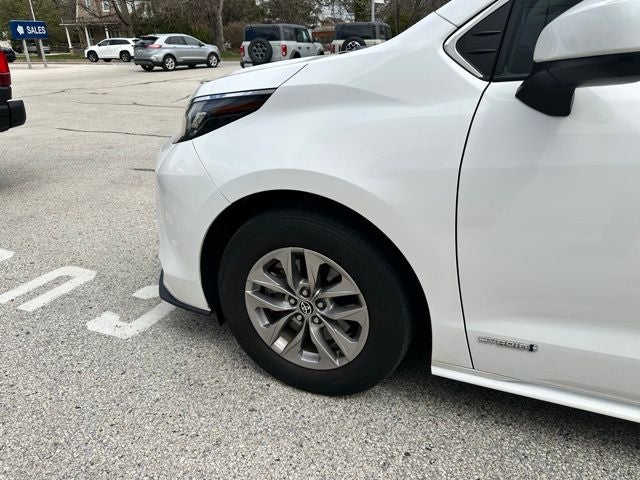 2021 Toyota Sienna LE