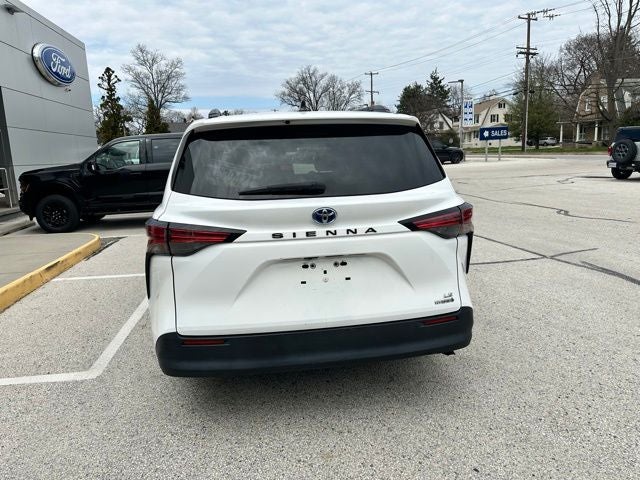 2021 Toyota Sienna LE