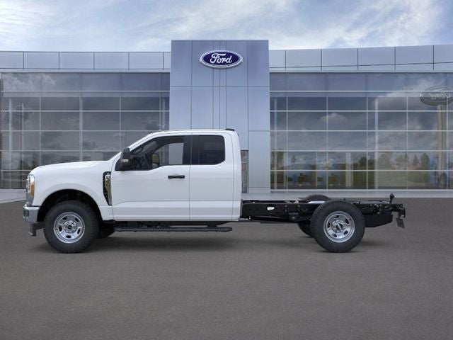 2026 Ford Super Duty F-350 SRW XL 4WD SuperCab 168 WB 60 CA