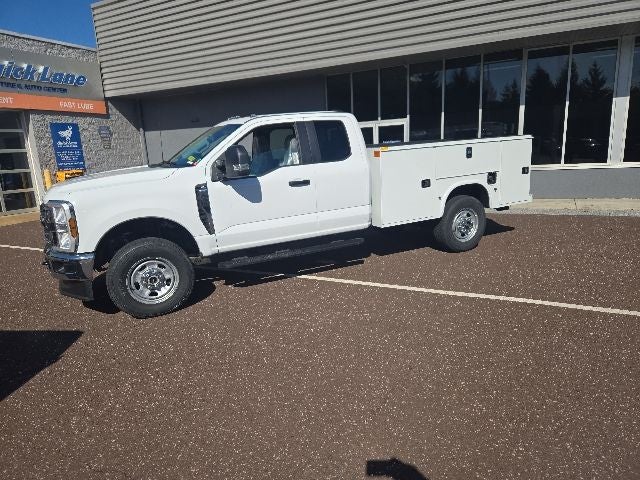 2026 Ford Super Duty F-350 SRW XL 4WD SuperCab 168 WB 60 CA