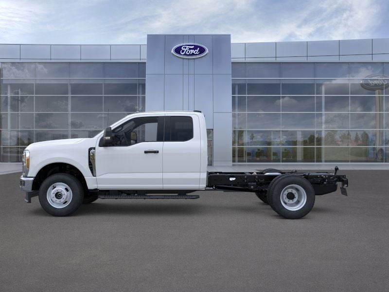 2025 Ford Super Duty F-350 DRW XL 4WD SuperCab 168 WB 60 CA