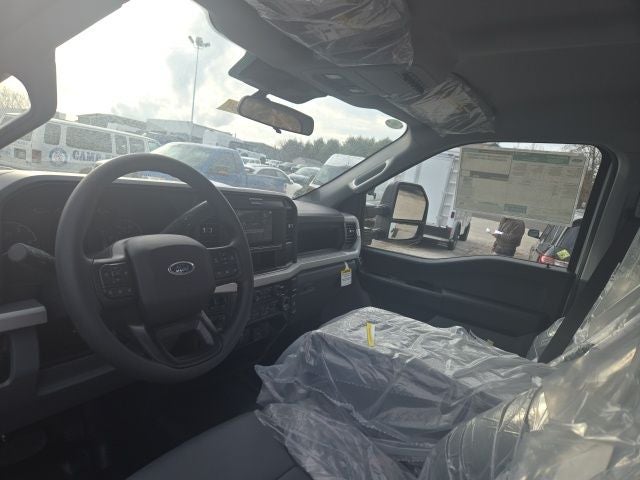 2026 Ford Super Duty F-550 DRW XL 4WD Reg Cab 169 WB 84 CA