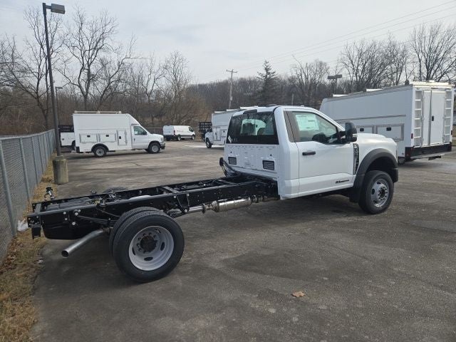 2026 Ford Super Duty F-550 DRW XL 4WD Reg Cab 169 WB 84 CA