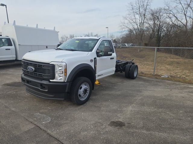 2026 Ford Super Duty F-550 DRW XL 4WD Reg Cab 169 WB 84 CA