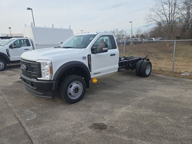 2026 Ford Super Duty F-550 DRW XL 4WD Reg Cab 169 WB 84 CA