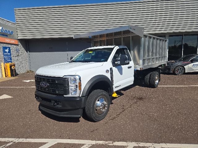 2026 Ford Super Duty F-550 DRW XL 4WD Reg Cab 169 WB 84 CA