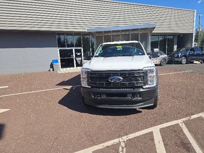 2026 Ford Super Duty F-550 DRW XL 4WD Reg Cab 169 WB 84 CA