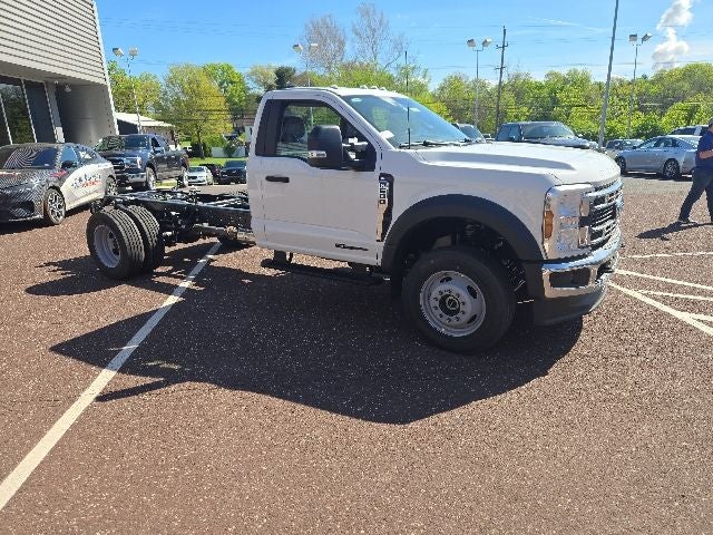 2026 Ford Super Duty F-600 DRW XL 4WD Reg Cab 169 WB 84 CA