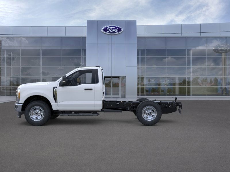 2026 Ford Super Duty F-350 SRW XL 4WD Reg Cab 145 WB 60 CA