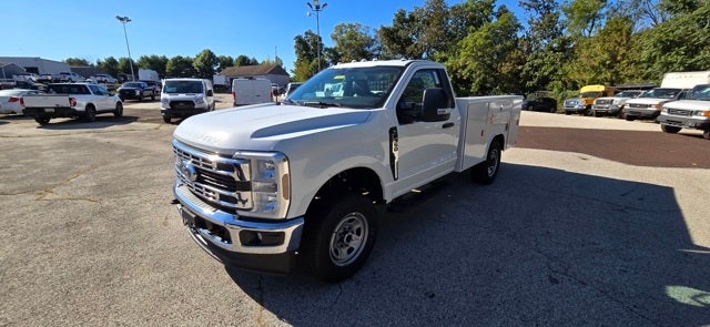 2026 Ford Super Duty F-350 SRW XL 4WD Reg Cab 145 WB 60 CA