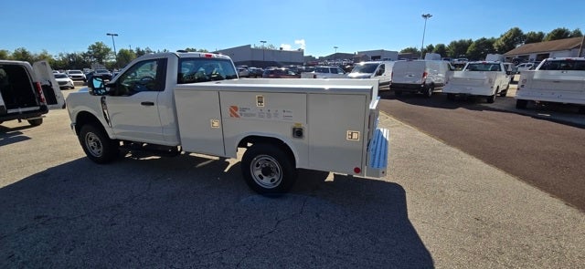 2026 Ford Super Duty F-350 SRW XL 4WD Reg Cab 145 WB 60 CA