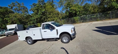 2026 Ford Super Duty F-350 SRW XL 4WD Reg Cab 145 WB 60 CA