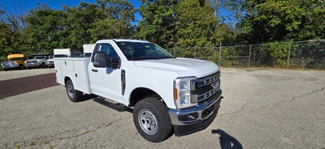 2026 Ford Super Duty F-350 SRW XL 4WD Reg Cab 145 WB 60 CA