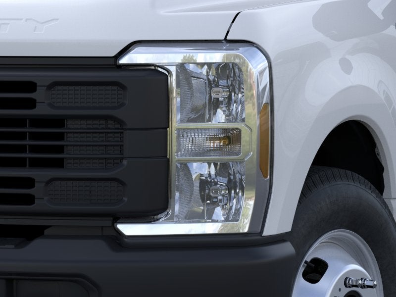 2026 Ford Super Duty F-350 DRW XL 2WD Reg Cab 169 WB 84 CA
