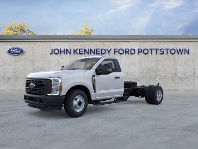 2026 Ford Super Duty F-350 DRW XL 2WD Reg Cab 169 WB 84 CA