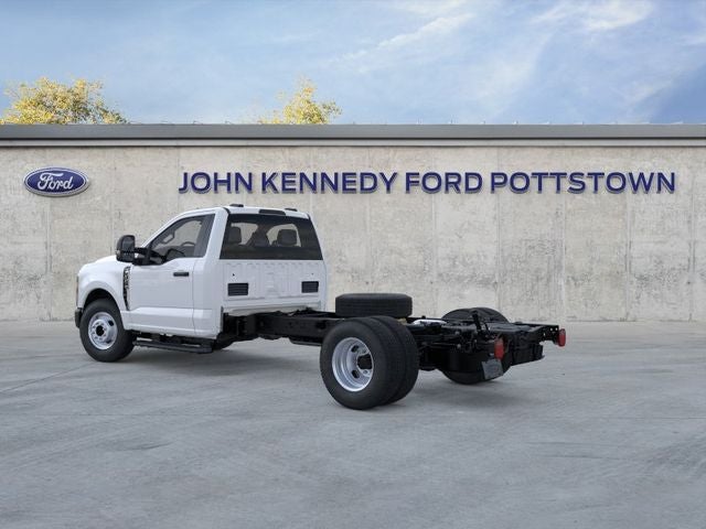 2026 Ford Super Duty F-350 DRW XL 2WD Reg Cab 169 WB 84 CA