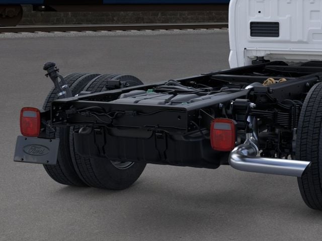 2026 Ford Super Duty F-550 DRW XL 4WD Crew Cab 203 WB 84 CA