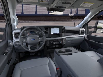 2026 Ford Super Duty F-550 DRW XL 4WD Crew Cab 203 WB 84 CA