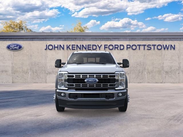 2026 Ford Super Duty F-550 DRW XL 4WD Crew Cab 203 WB 84 CA