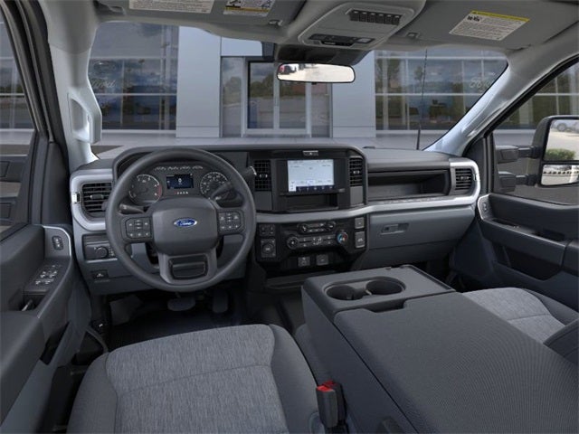 2026 Ford Super Duty F-550 DRW XL 4WD Crew Cab 179 WB 60 CA