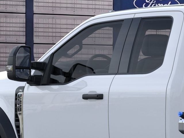 2026 Ford Super Duty F-550 DRW XL 4WD SuperCab 168 WB 60 CA
