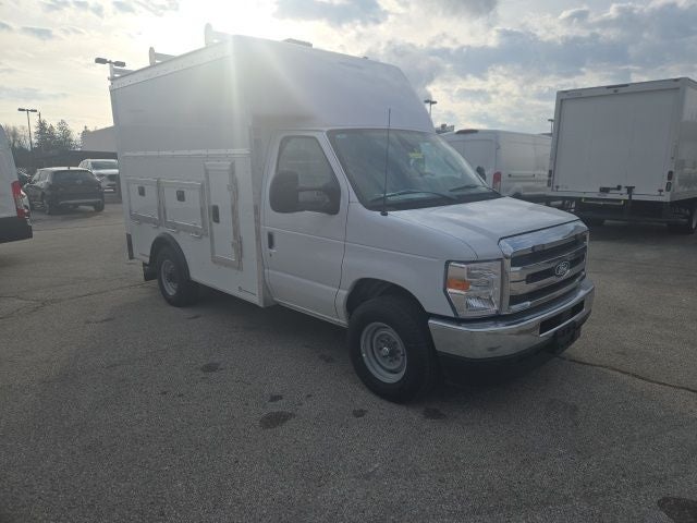 2026 Ford E-Series Cutaway E-350 SRW 138 WB