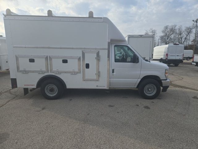 2026 Ford E-Series Cutaway E-350 SRW 138 WB