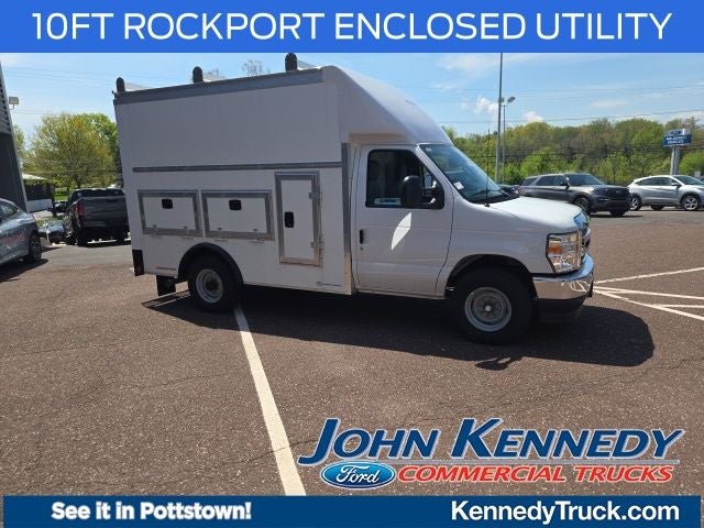 2026 Ford E-Series Cutaway E-350 SRW 138 WB