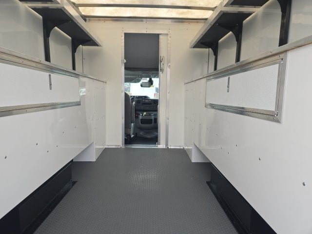 2026 Ford E-Series Cutaway E-350 SRW 138 WB