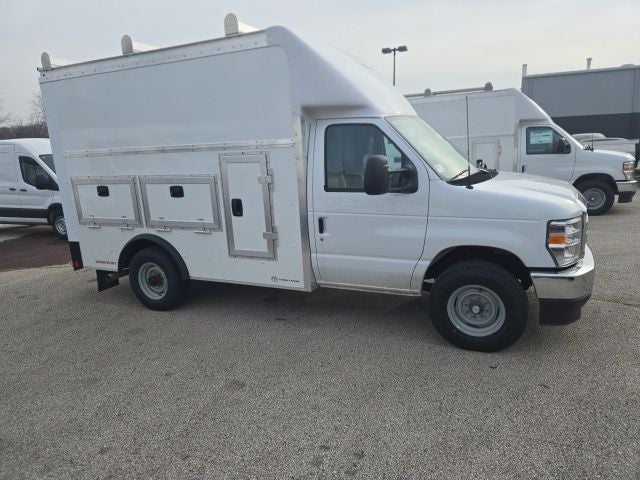 2026 Ford E-Series Cutaway E-350 SRW 138 WB