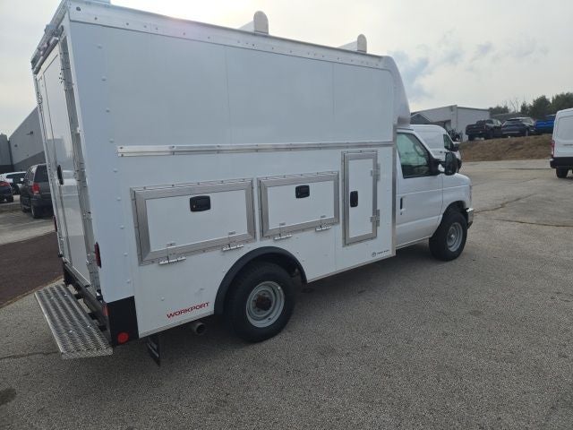 2026 Ford E-Series Cutaway E-350 SRW 138 WB