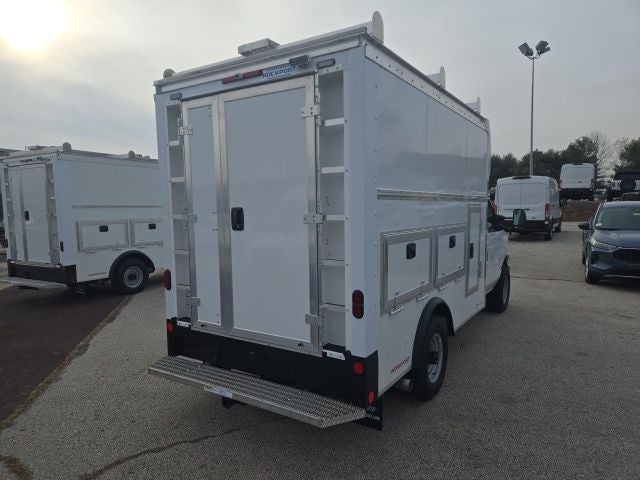 2026 Ford E-Series Cutaway E-350 SRW 138 WB