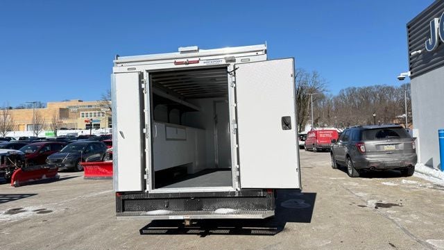 2026 Ford E-Series Cutaway E-350 SRW 158 WB