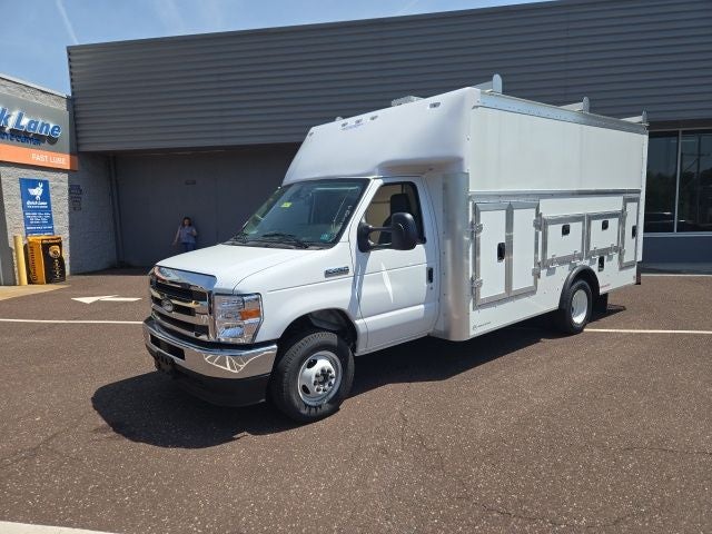 2026 Ford E-Series Cutaway E-450 DRW 158 WB