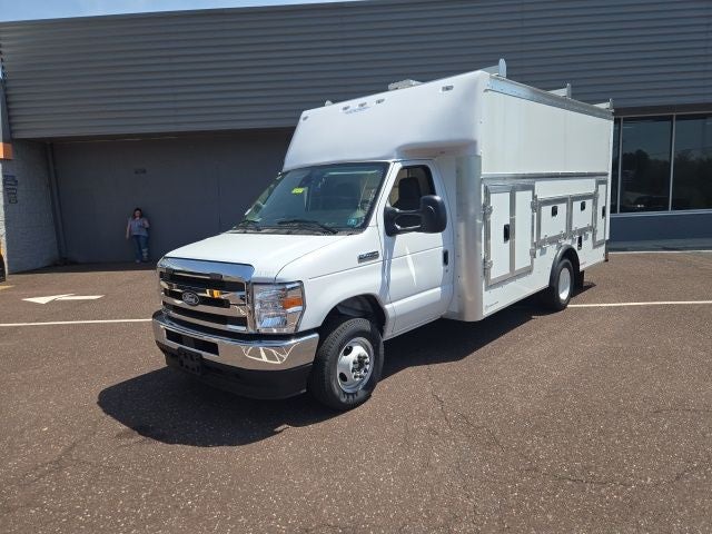 2026 Ford E-Series Cutaway E-450 DRW 158 WB