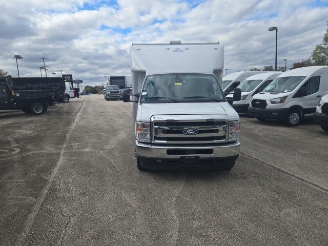 2026 Ford E-Series Cutaway E-450 DRW 158 WB