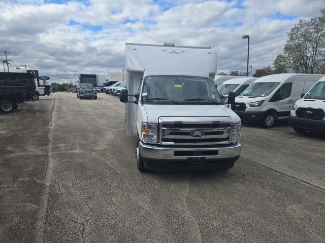 2026 Ford E-Series Cutaway E-450 DRW 158 WB