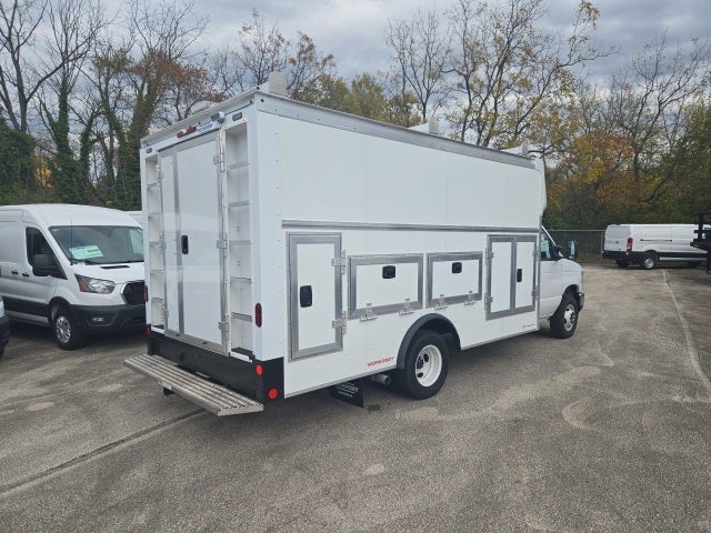 2026 Ford E-Series Cutaway E-450 DRW 158 WB