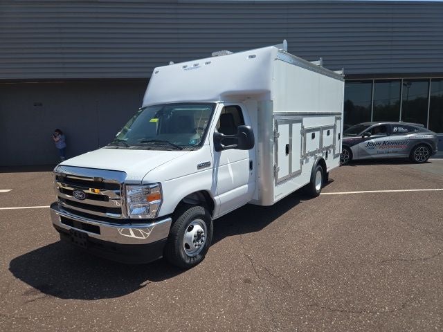 2026 Ford E-Series Cutaway E-450 DRW 158 WB