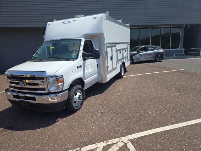 2026 Ford E-Series Cutaway E-450 DRW 158 WB