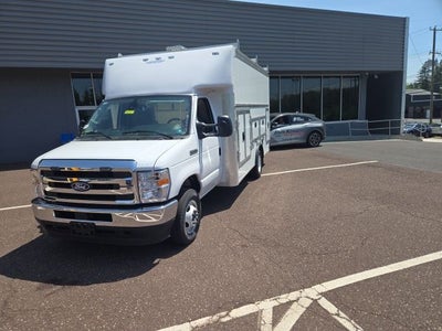 2026 Ford E-Series Cutaway E-450 DRW 158 WB