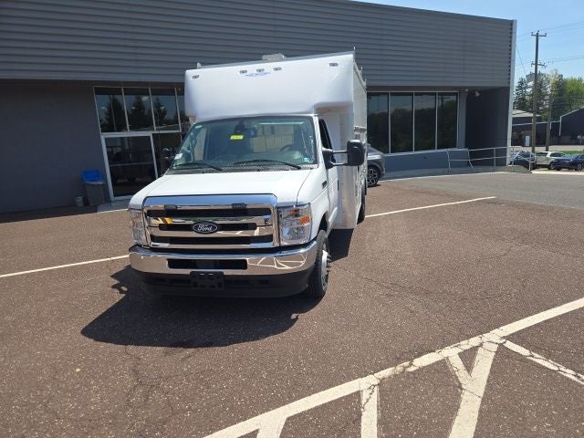 2026 Ford E-Series Cutaway E-450 DRW 158 WB